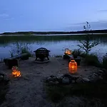 Moekki Jaerven Rannalla *
